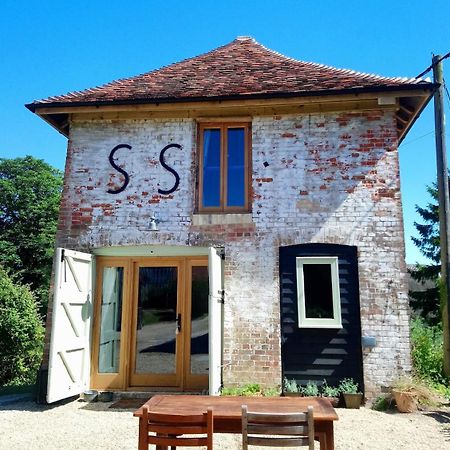 The Dovecote - Unique Self-Contained 1Bed Renovated Barn Villa แซฟฟรอนวอลเดน ภายนอก รูปภาพ