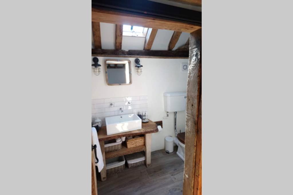The Dovecote - Unique Self-Contained 1Bed Renovated Barn Villa แซฟฟรอนวอลเดน ภายนอก รูปภาพ